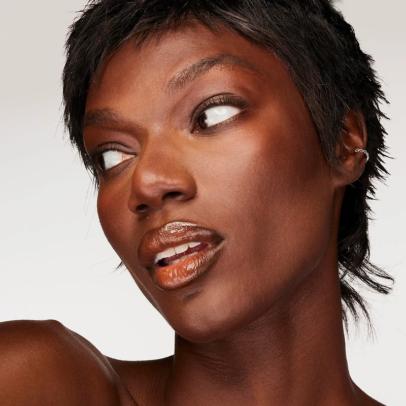 Crème bronzante sculptante + contour en bâton FACE HACK Precision