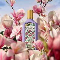 Eau de parfum Flore Gorgeous Magnolia en vaporisateur de voyage avec baies et patchouli