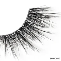 Faux cils à bande transparents