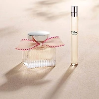 L’eau de parfum Lumineuse de Chloé avec parfum de jasmin et de vanille en vaporisateur de voyage