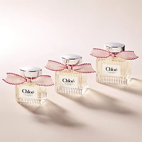 L’eau de parfum Lumineuse de Chloé avec parfum de jasmin et de vanille en vaporisateur de voyage