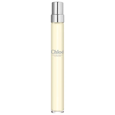 L’eau de parfum Lumineuse de Chloé avec parfum de jasmin et de vanille en vaporisateur de voyage