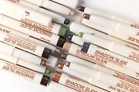 Fards à paupières hydrofuges longue tenue en bâton Shadow Slide
