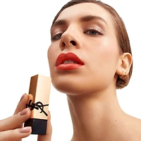 rouge à lèvres satiné Pur Couture avec céramides