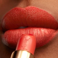rouge à lèvres satiné Pur Couture avec céramides