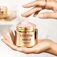 Ensemble des fêtes régénérateur contenant la crème fondante Absolue et une recharge avec extraits de Grand Rose.