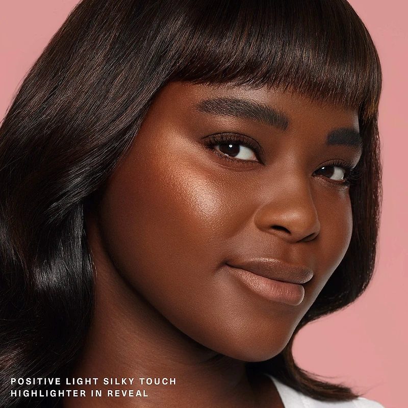 Illuminateur fini soyeux Positive Light