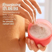 Exfoliant pour le corps Bom Dia avec le complexe resurfaçant qui contient 10 % d’AHA et de BHA + des graines de maracujá broyées