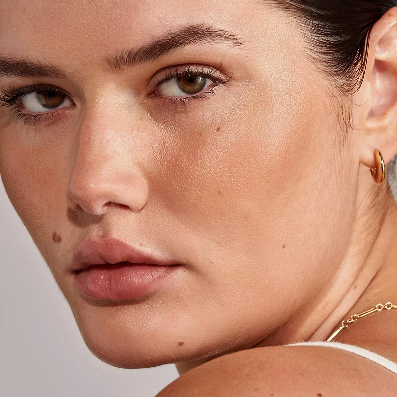 Poudre bronzante sculptante Bronze Balm Sheer