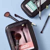 L’ensemble de pinceaux pour le visage