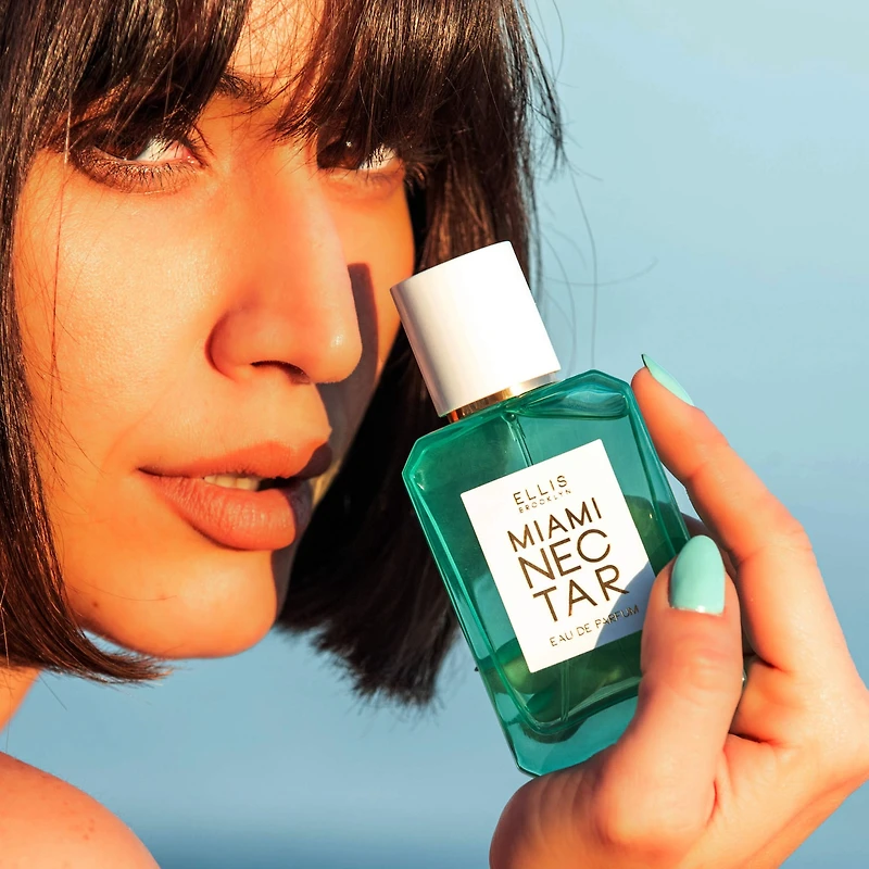 Eau de parfum MIAMI NECTAR avec noix de coco et ananas rose en vaporisateur de voyage