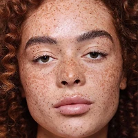 Brightening and Blurring Serum Concealer with Plant-Derived Squalene