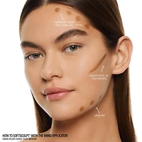 Sérum bronzant et sculptant polyvalent SoftSculpt® avec acide hyaluronique