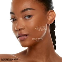 Sérum bronzant et sculptant polyvalent SoftSculpt® avec acide hyaluronique