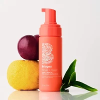 Style + Treat™ Mousse coiffante texturisé au yuzu et à l’huile de prune