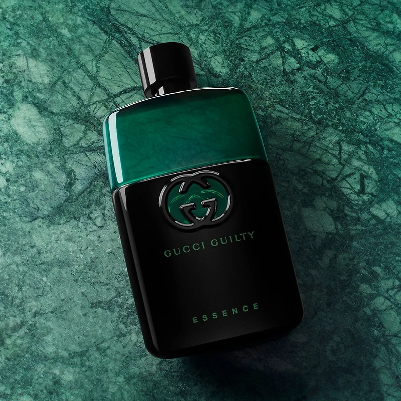 Eau de toilette Guilty Essence avec lavande, fleur d’oranger et patchouli