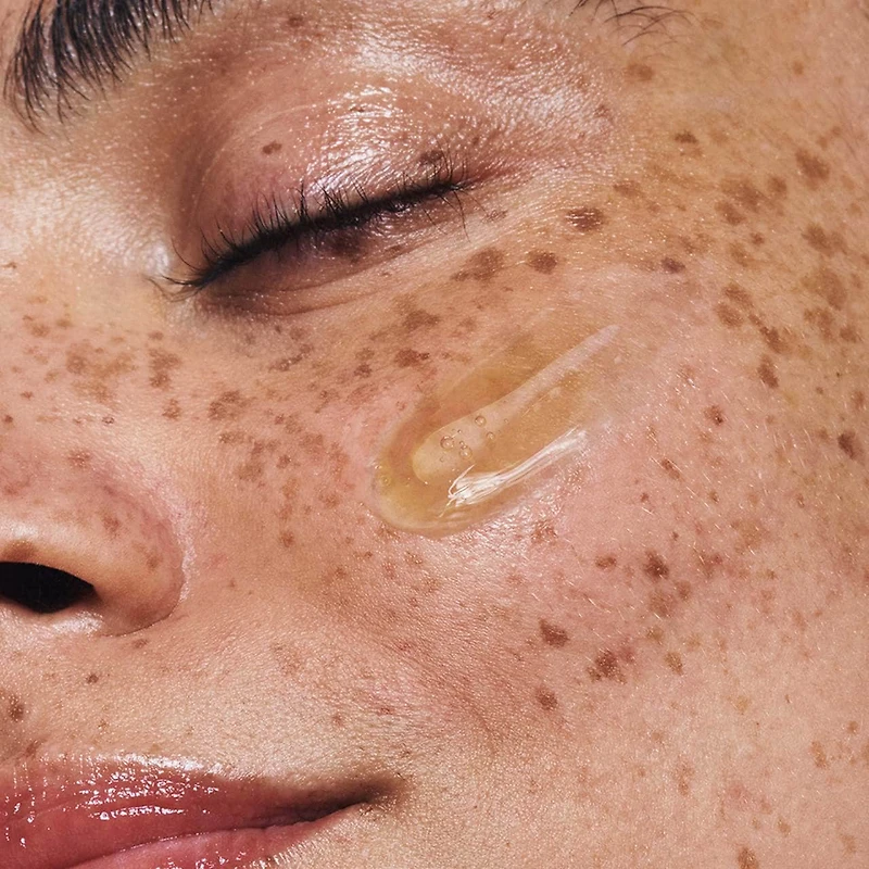 Double Serum Anti-âge raffermissant, améliorant l’éclat et affinant les pores