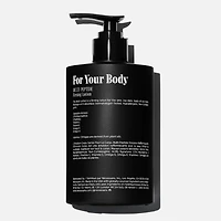 La lotion pour le corps Santal avec cinq peptides et 2,5 % niacinamide