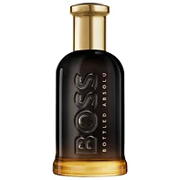 Boss Bottled Absolu Parfum Intense, avec des notes de cuir, d’essence patchouli et cèdre.