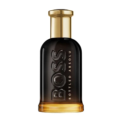 Boss Bottled Absolu Parfum Intense, avec des notes de cuir, d’essence patchouli et cèdre.
