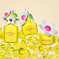 Daisy Glow Eau de Toilette with Strawberry, Marigold & White Woods