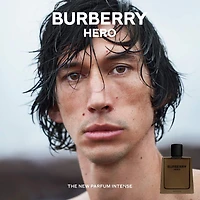 Parfum intense Hero avec accord de cèdre et cuir