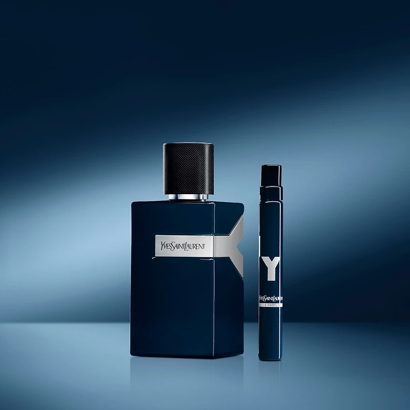 Parfum Y en vaporisateur de voyage avec des notes de bois de cèdre et de lavande