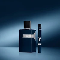 Parfum Y en vaporisateur de voyage avec des notes de bois de cèdre et de lavande
