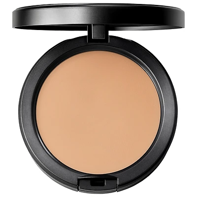 Fond de teint poudre pour contrôler le sébum Studio Fix Powder Plus 24 h, fini floutant mat, modulable, une couverture moyenne à complète qui dure 12 heures