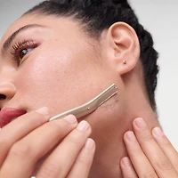 Rasoir pour le visage en métal