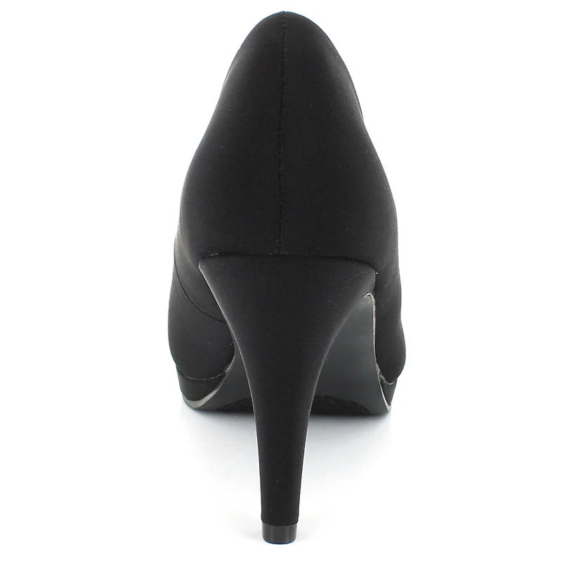 Chelsea Moreland Glamour