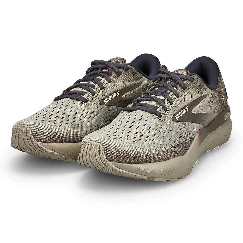 Men's Ghost 16 Lace Up Performance Runner