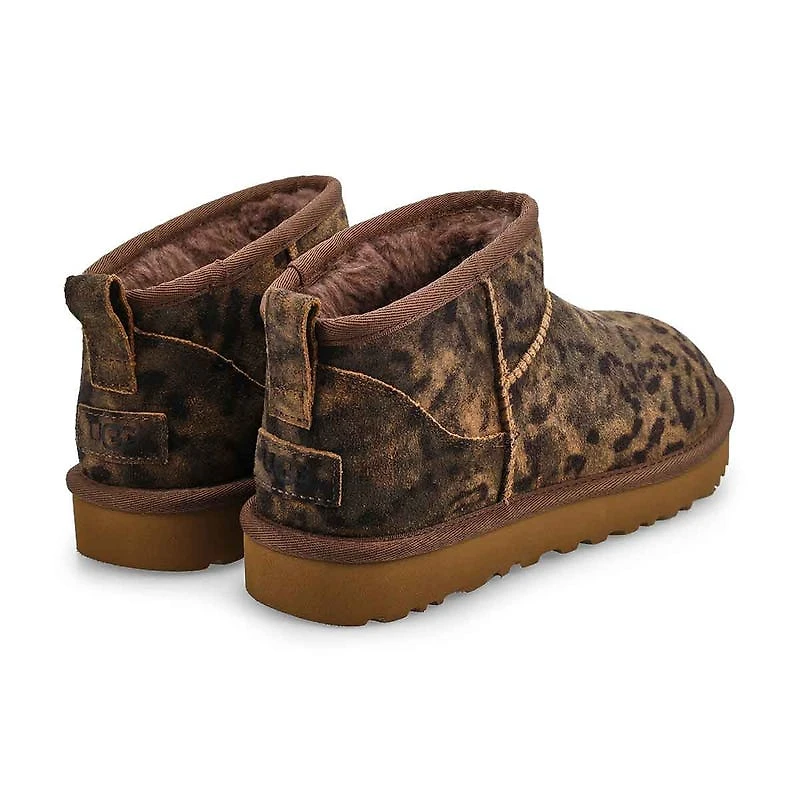 Women's Classic Ultra Mini Spotted Boot - Chestnut