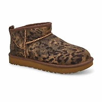 Women's Classic Ultra Mini Spotted Boot - Chestnut