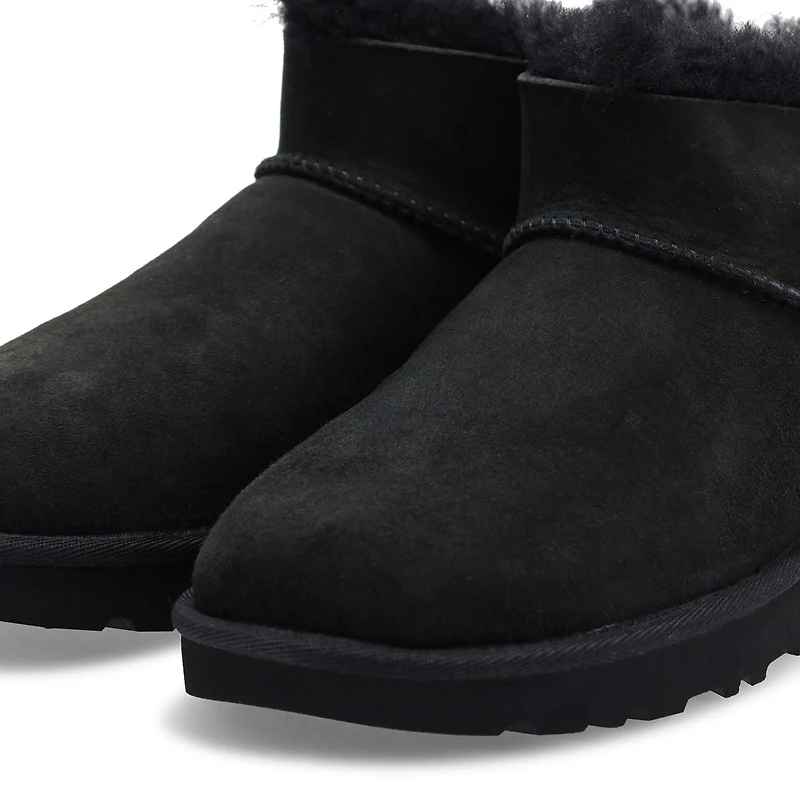 Women's Ultra Mini Bailey Bow Sheepskin Boot - Bla