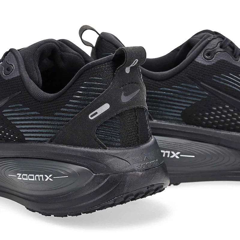 Men's Vomero 18 Performance Sneaker - Black/Dark S