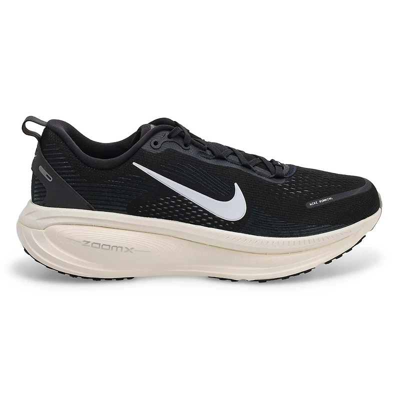 Men's Vomero 18 Performance Sneaker - Black/Dark S
