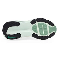 Women's  Vomero 18 Performance Sneaker - Chalk/Tat