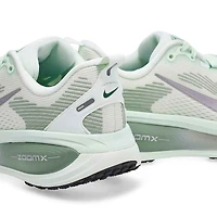 Women's  Vomero 18 Performance Sneaker - Chalk/Tat