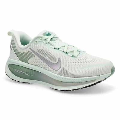 Women's  Vomero 18 Performance Sneaker - Chalk/Tat