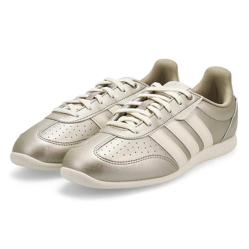 Women's Barreda Lo Low Profile Sneaker