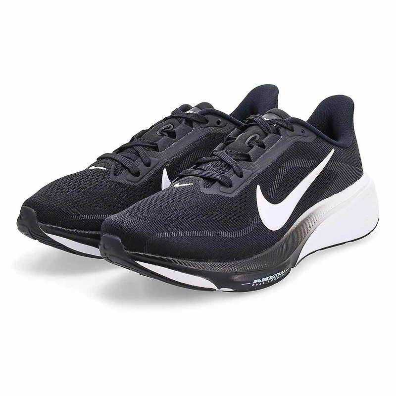 Women's Pegasus 42 Performance Sneaker - Black/Whi