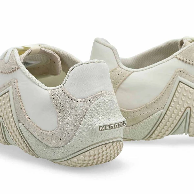 Women's Relay Fly Vent Lace Up Performance Sneake