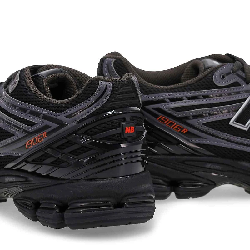 Men's 1906R Lace Up Sneaker - Silver Metallic/Blac