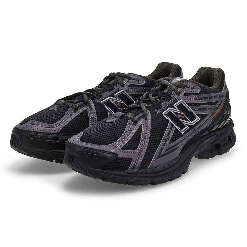 Men's 1906R Lace Up Sneaker - Silver Metallic/Blac