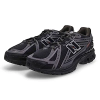 Men's 1906R Lace Up Sneaker - Silver Metallic/Blac