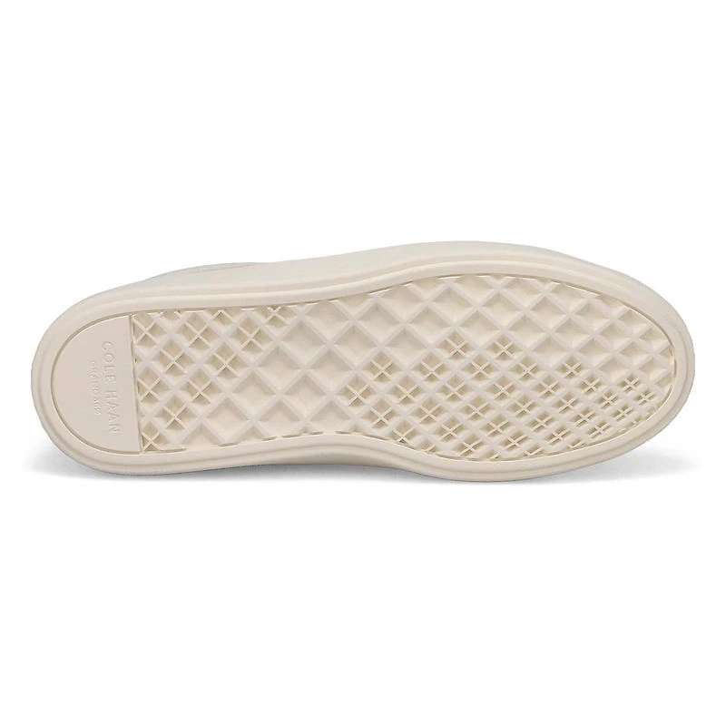 Women's Grand Crosscourt Traveler Casual Sneaker