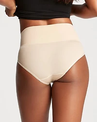 Ultralight Seamless Smoothing Brief