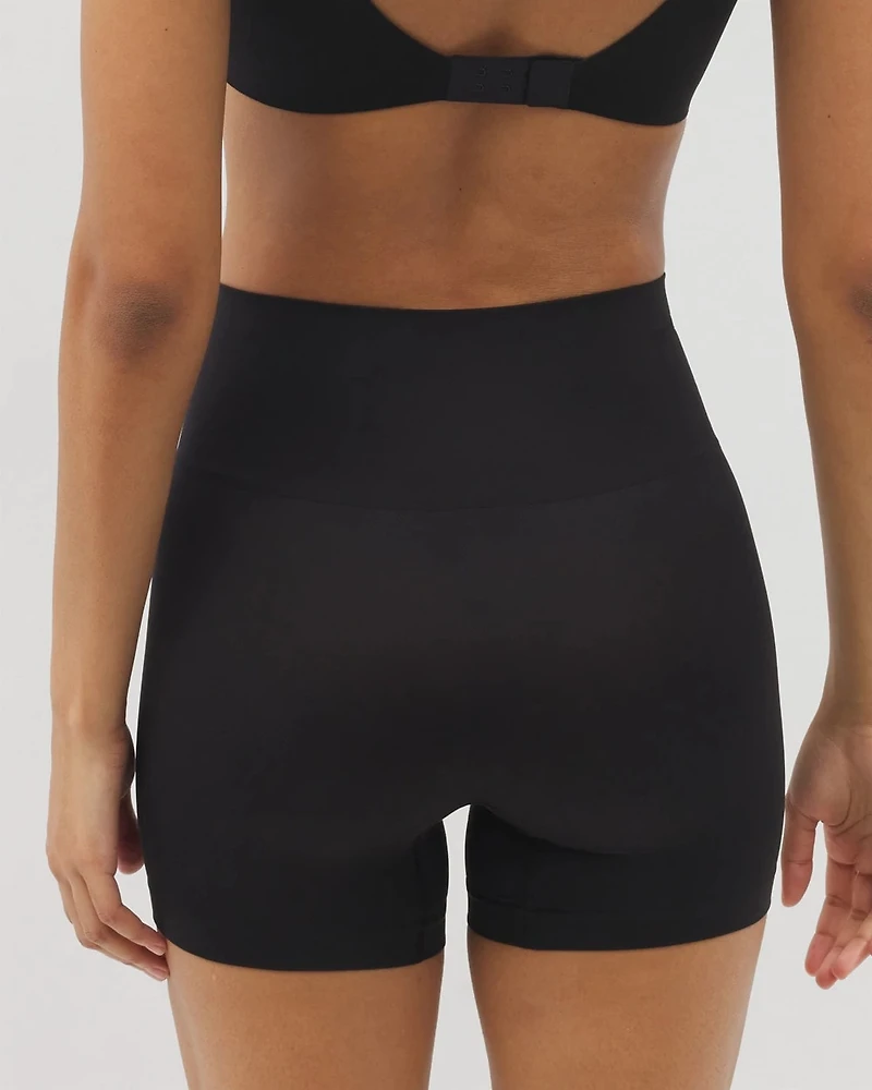 Mid-Level Shaping Seamless Shorts