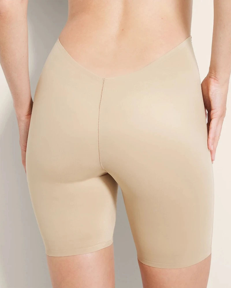 Mid-Level Shaping Vanishing Edge Low Back Shorts